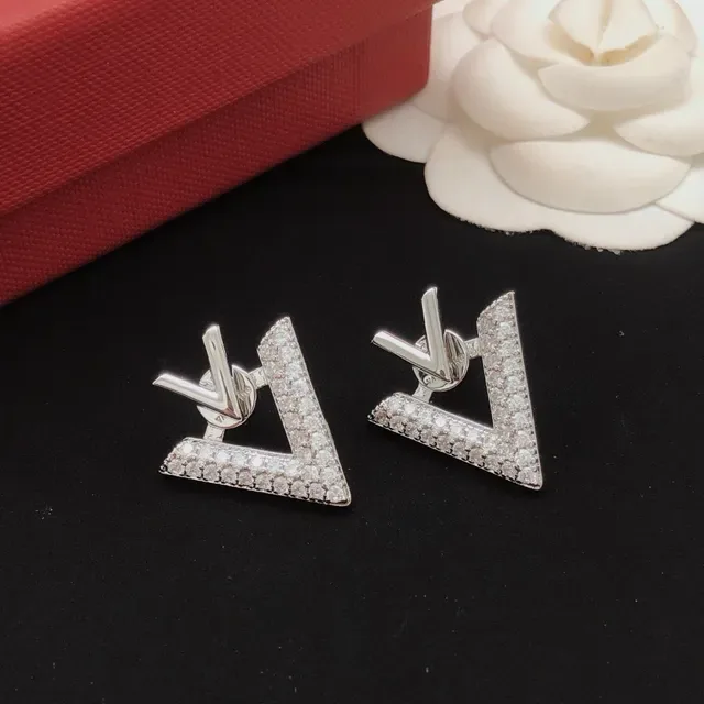 V-Shaped Pavé Stud Earrings 4