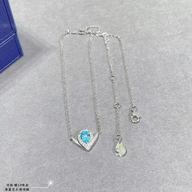 V-Shaped Teardrop Aquamarine and Pavé Diamond Pendant Necklace 7
