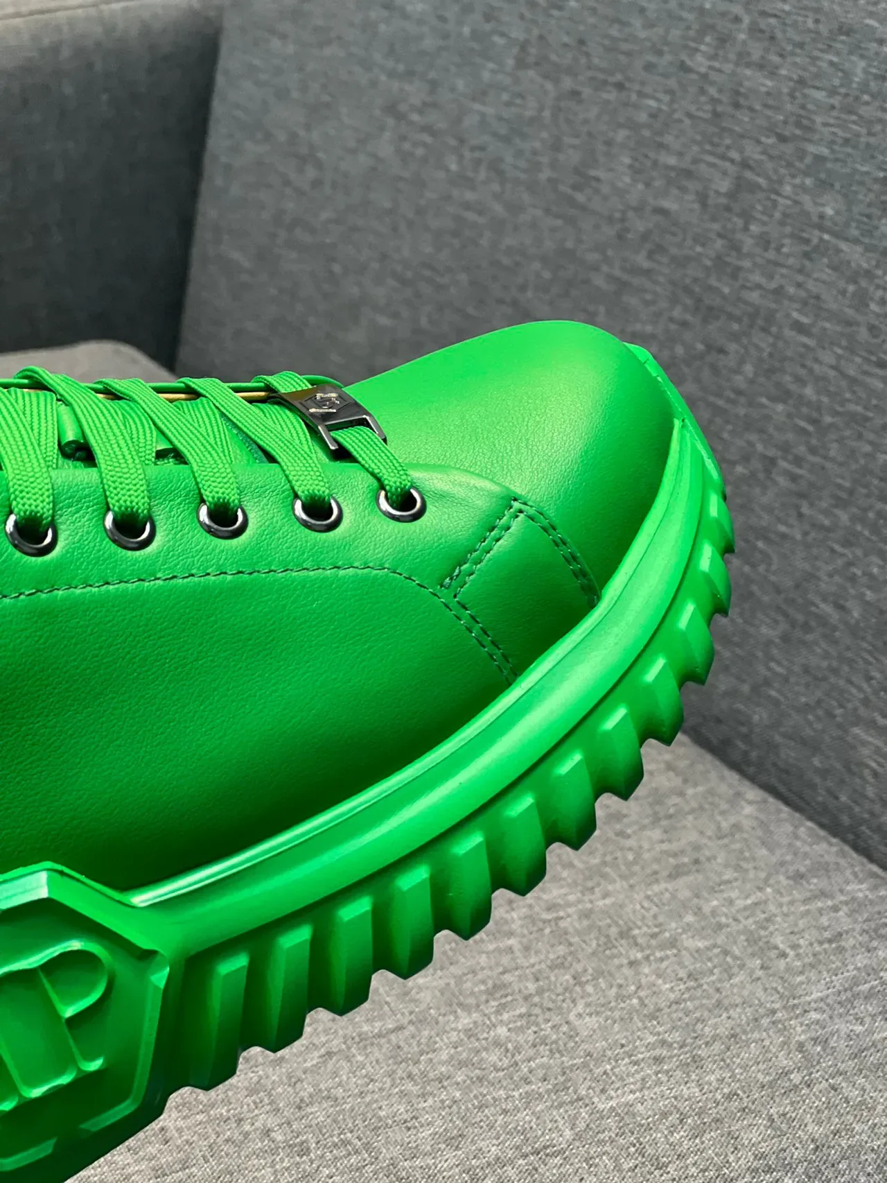 Vibrant Green Leather Low-Top Sneaker 3