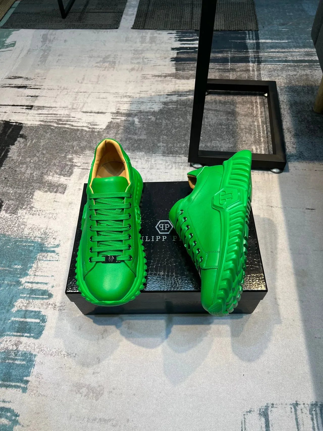 Vibrant Green Leather Low-Top Sneaker 5