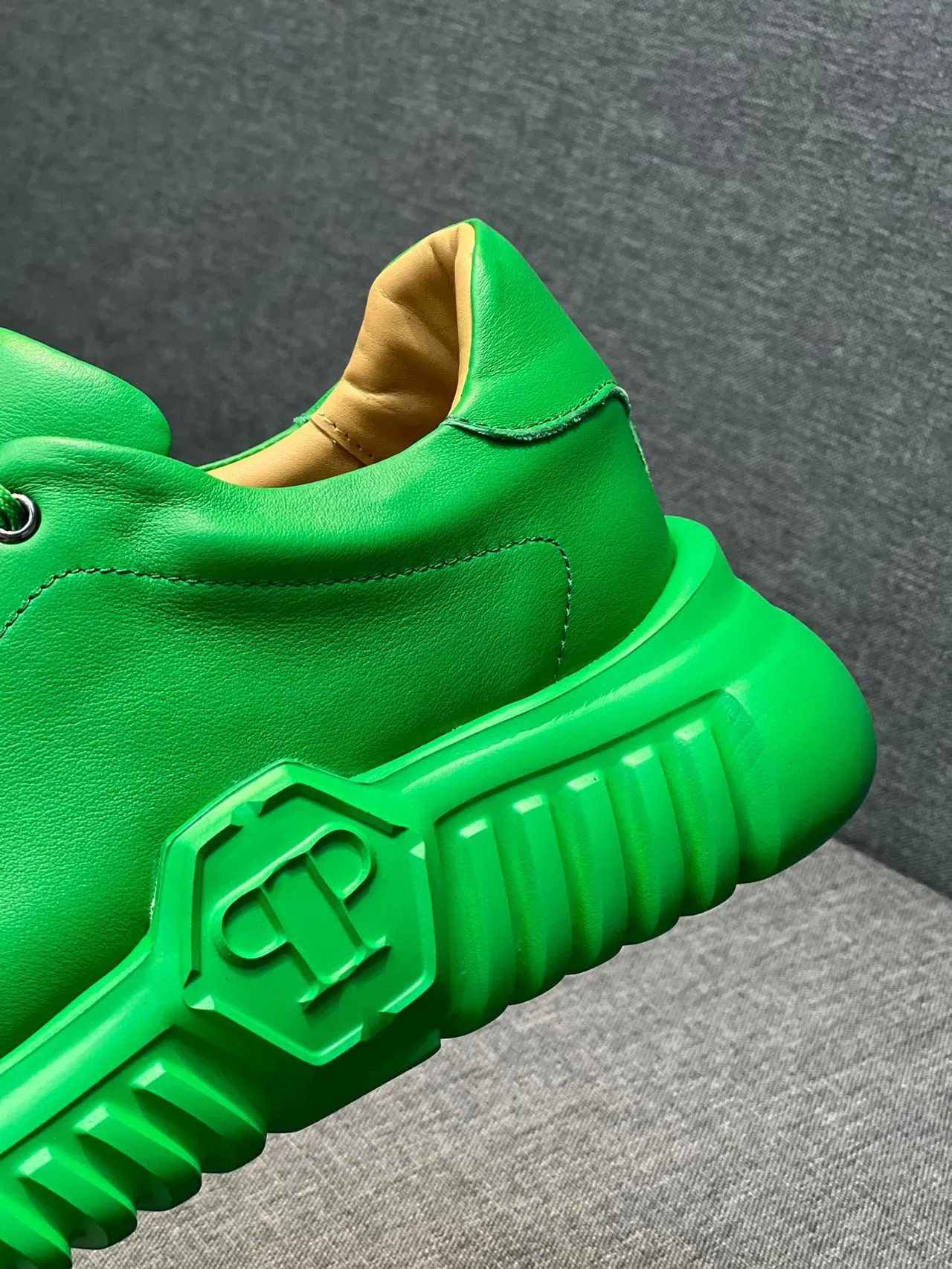 Vibrant Green Leather Low-Top Sneaker 8