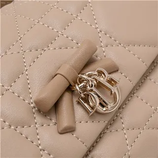 White Black Quilted Diamond-Stitch Top-Handle Handbag 7
