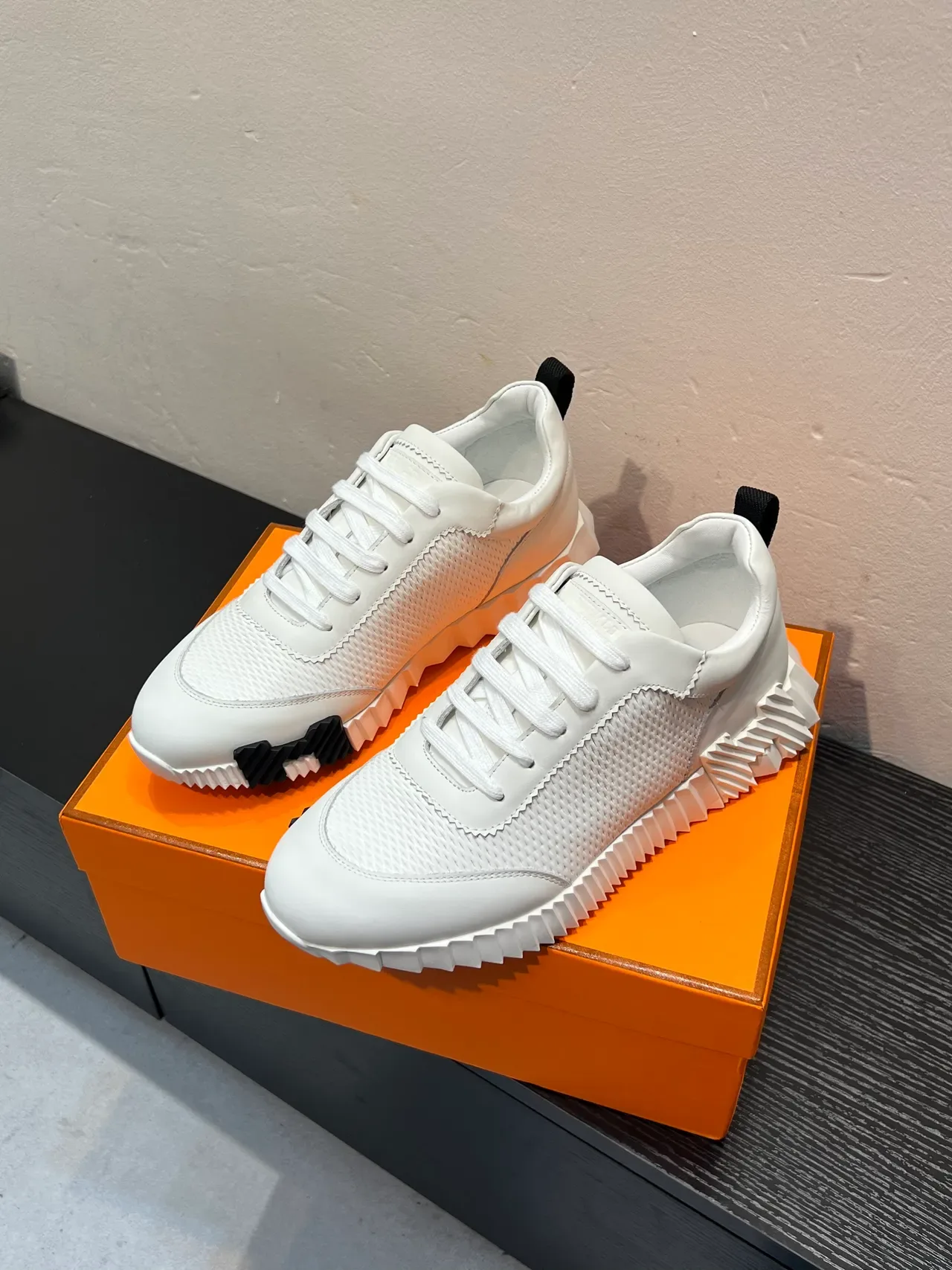 White Black Ridged Sculpted Sole Mesh And Smooth Panels Sneakers 3