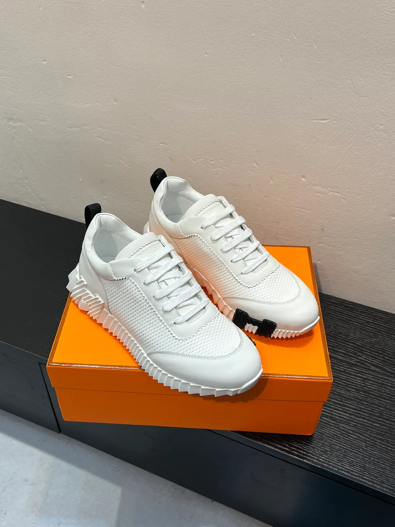 White Black Ridged Sculpted Sole Mesh And Smooth Panels Sneakers 5