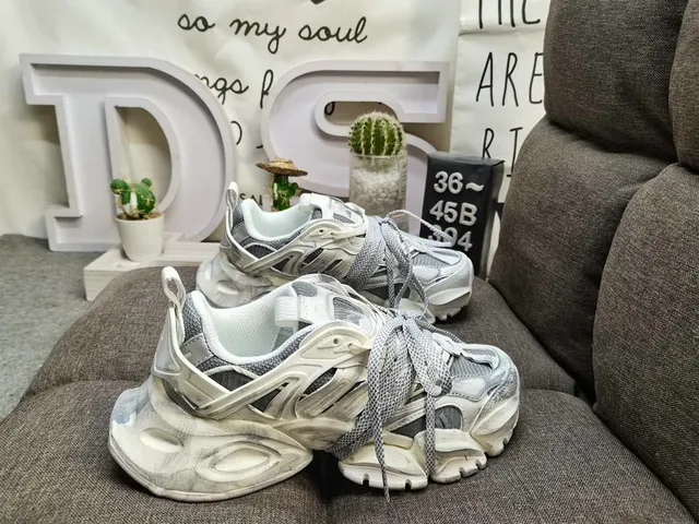 White Blue Chunky Sculpted Sole Layered Synthetic Overlays Sneakers 11