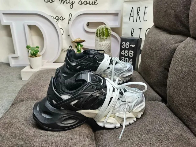 White Blue Chunky Sculpted Sole Layered Synthetic Overlays Sneakers 20