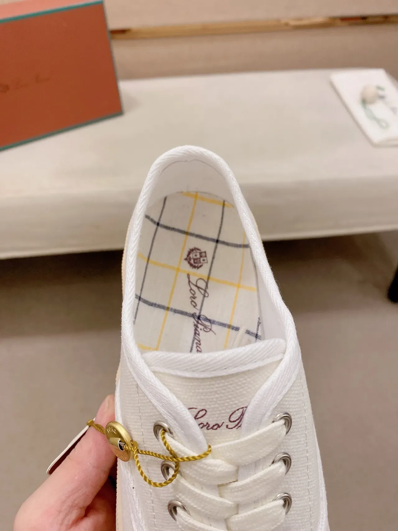 White Blue Low-Top Upper Canvas Shoes 4