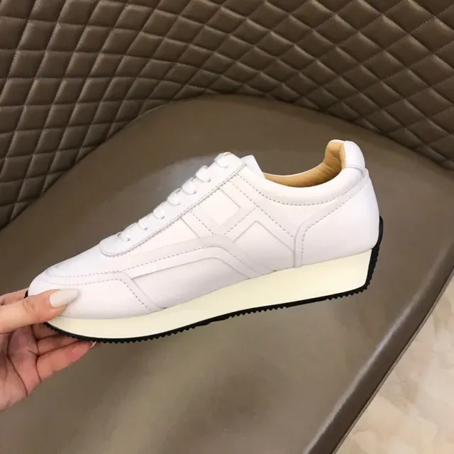 White Panelled Low-Top Lace-Up Sneaker 3