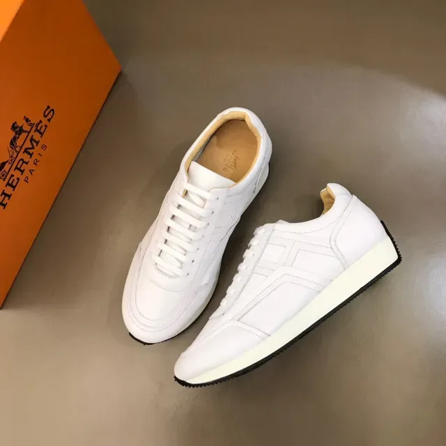 White Panelled Low-Top Lace-Up Sneaker 8