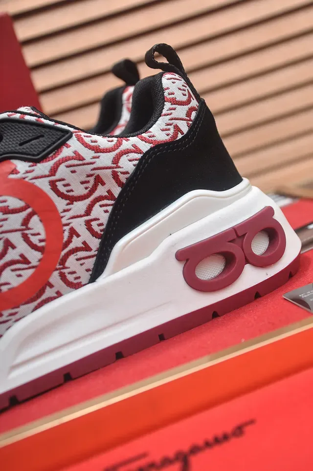 White Red Monogram-Print Textile Upper Sculpted Midsole Sneakers 9