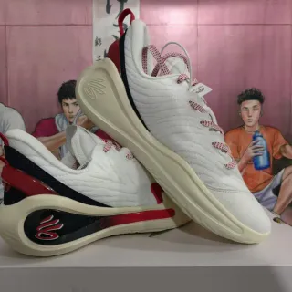 Wilson White Red Low-Top Silhouette Breathable Knit Upper Basketball Shoes