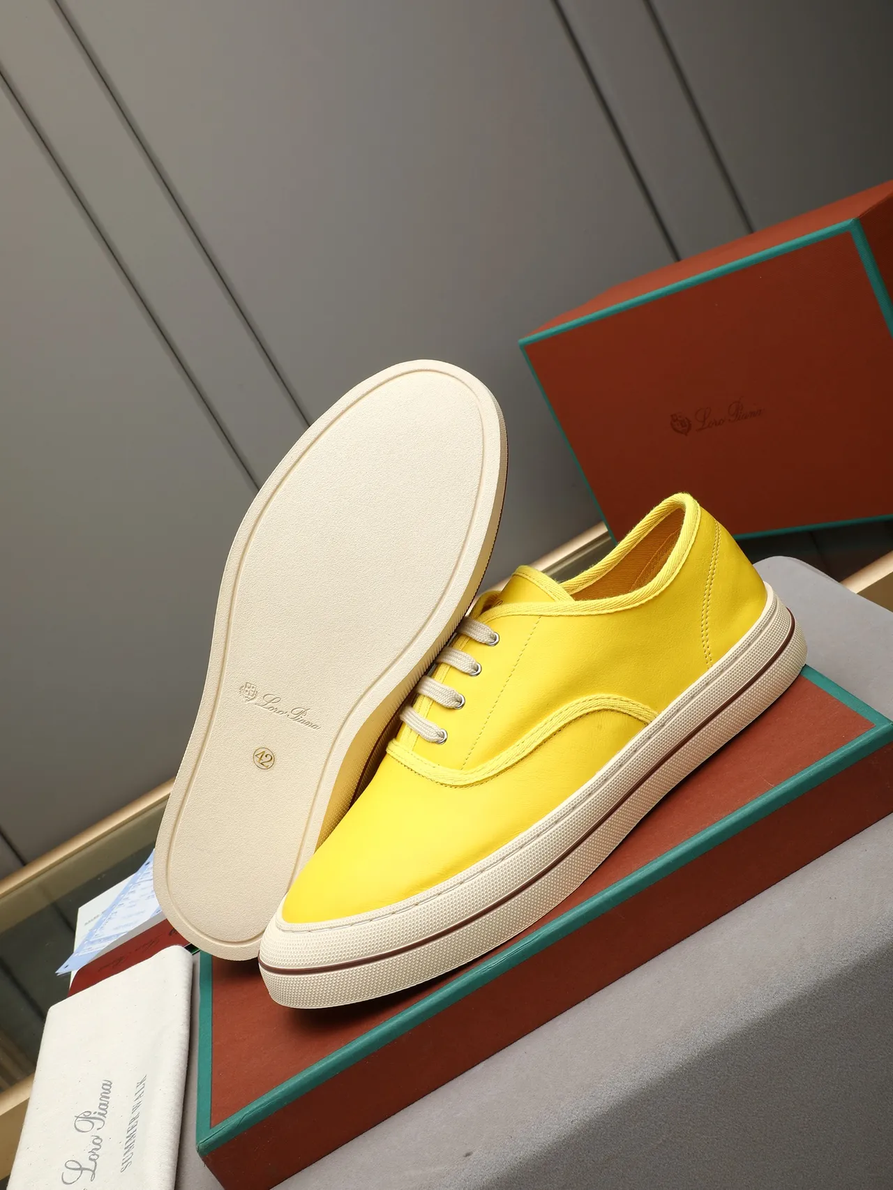 Baskets en toile jaune beige lacets bas 4