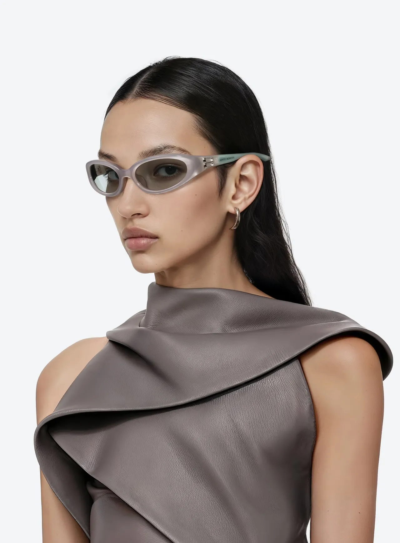 Gentle Monster Lunettes de Soleil Sculpturales Ovales Translucides Grises Dégradé 6