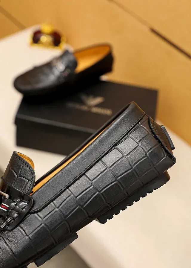Giorgio Armani Black Beige Crocodile-Embossed Leather Metal Eagle-Buckle Hardware Loafer 3