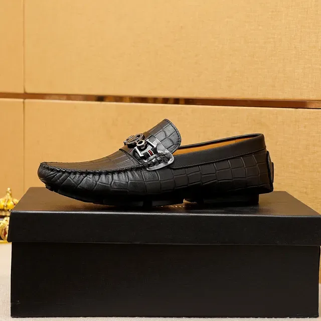 Giorgio Armani Black Beige Crocodile-Embossed Leather Metal Eagle-Buckle Hardware Loafer 7