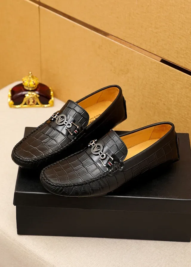 Giorgio Armani Black Beige Crocodile-Embossed Leather Metal Eagle-Buckle Hardware Loafer 9