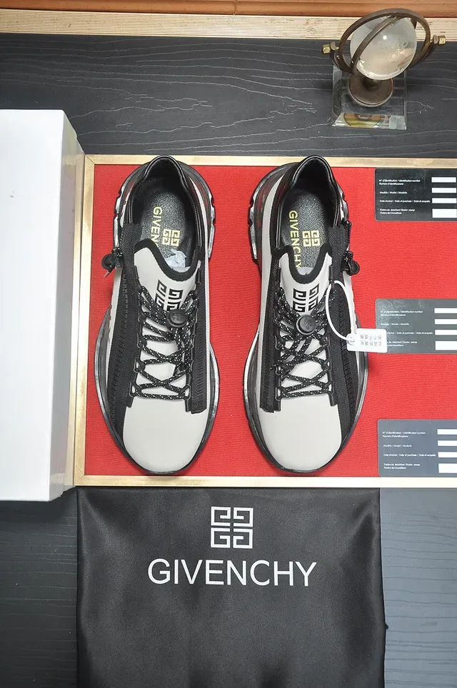 Givenchy City Sport Off-White et Noir Chaussures Lifestyle 3