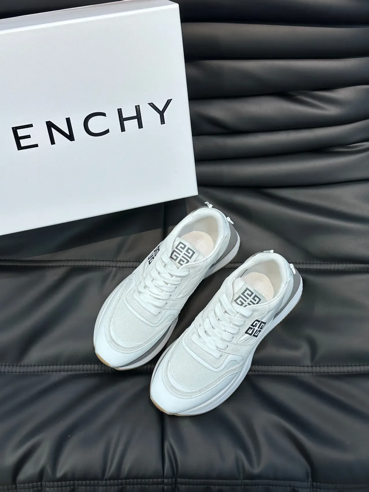 Givenchy City Sport সাদা মেশ ও সুড লাইফস্টাইল স্নিকার 2