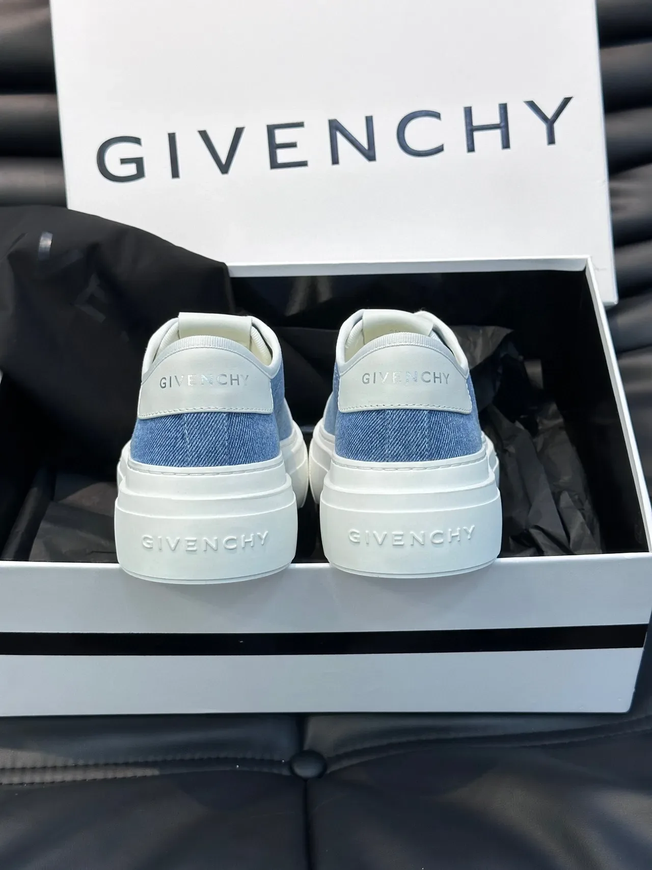 Givenchy سنيكرز دينيم وأبيض لايف ستايل 8