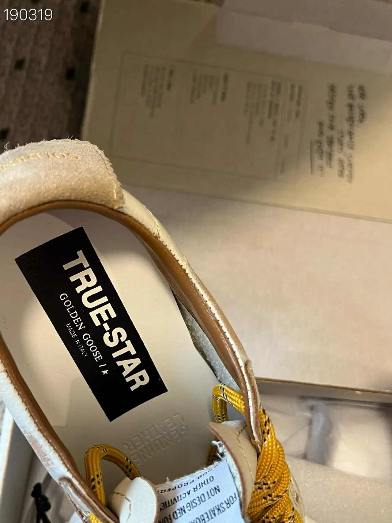 Golden Goose Super-Star حذاء رياضي أسلوب حياة جلد متضرر نجم معدني 3