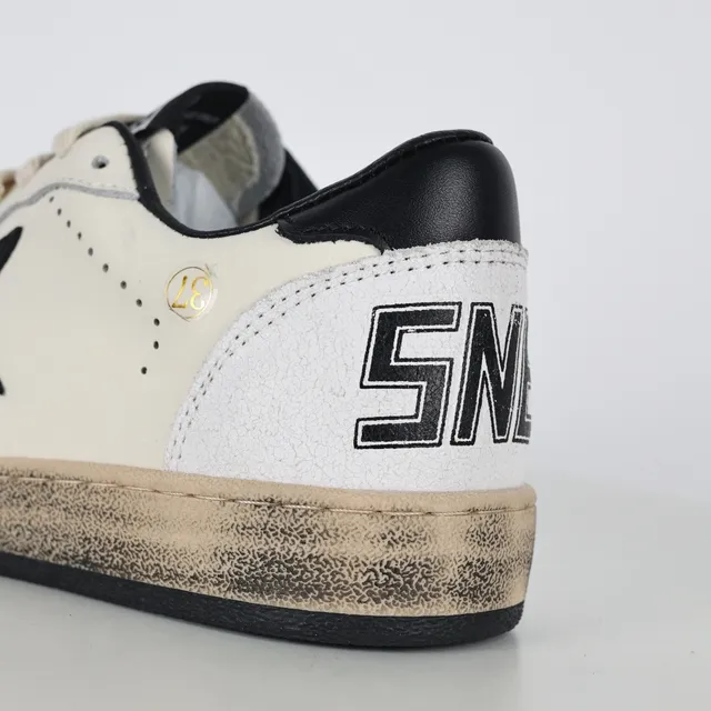 Golden Goose Superstar Off-White cuir usé sneakers lifestyle 4