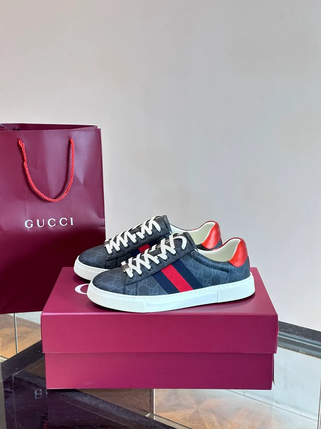 Gucci Ace GG Monogram Web Stripe 生活款运动鞋 4