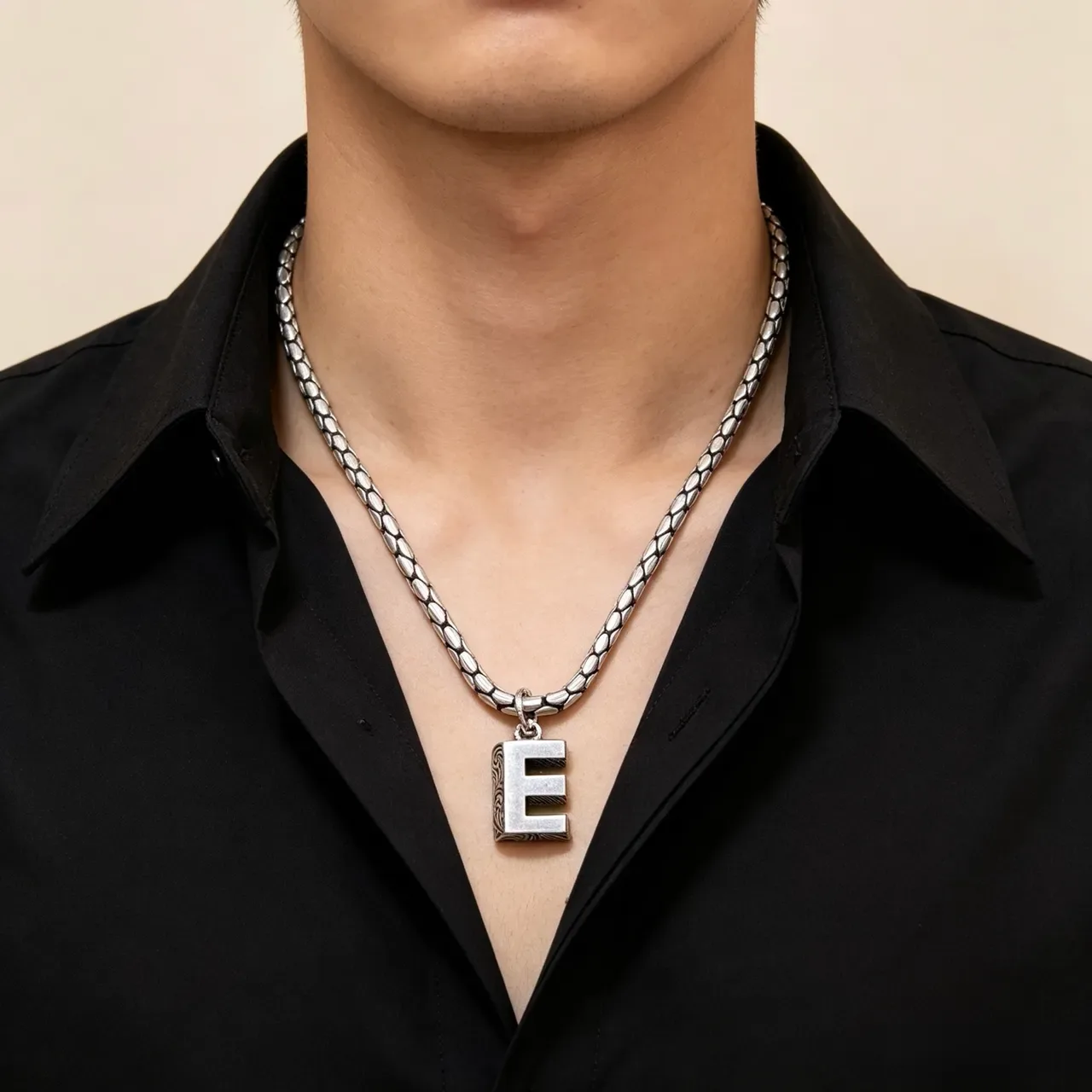 Gucci Alphabet Collection Silver Braided-Link Letter E Necklace 5