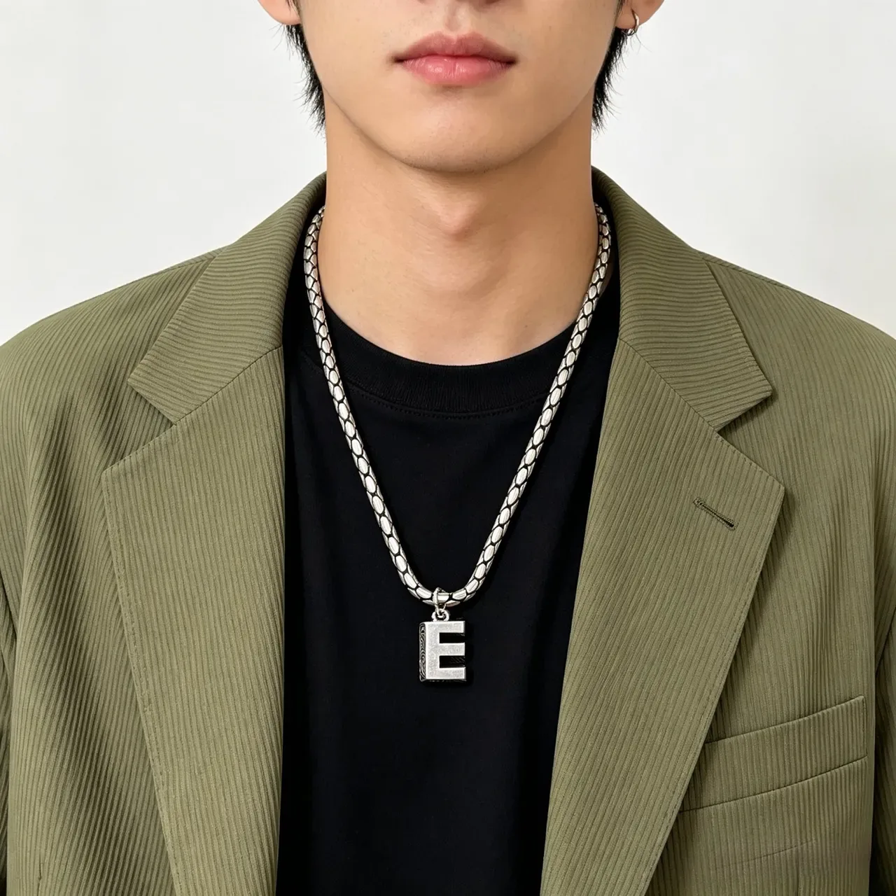 Gucci Alphabet Collection Silver Braided-Link Letter E Necklace 8