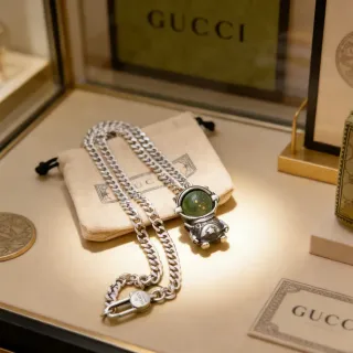 Gucci أستروت قلادة سلسلة فضية