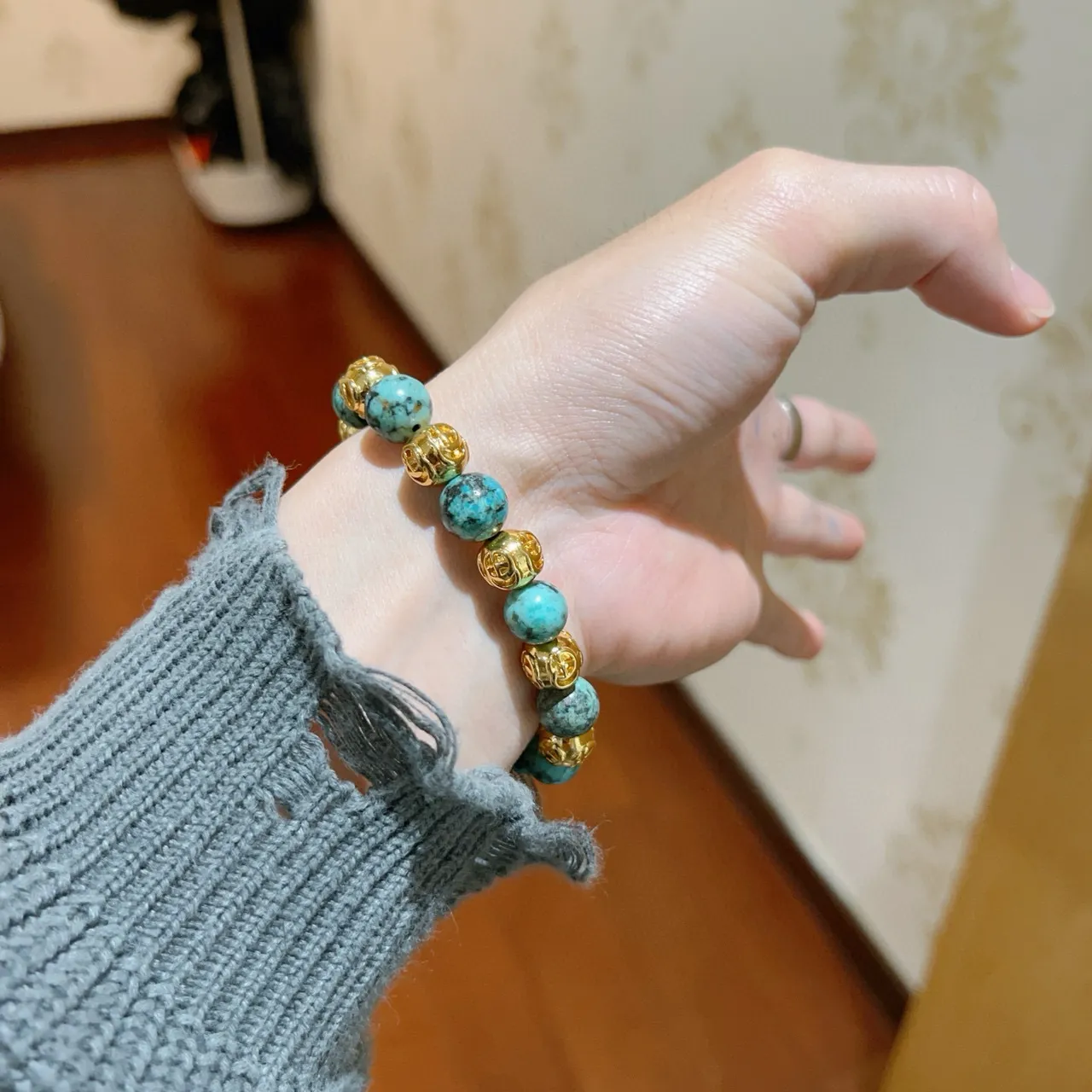 Gucci Beaded Turquoise and Gold-Tone Bracelet 8