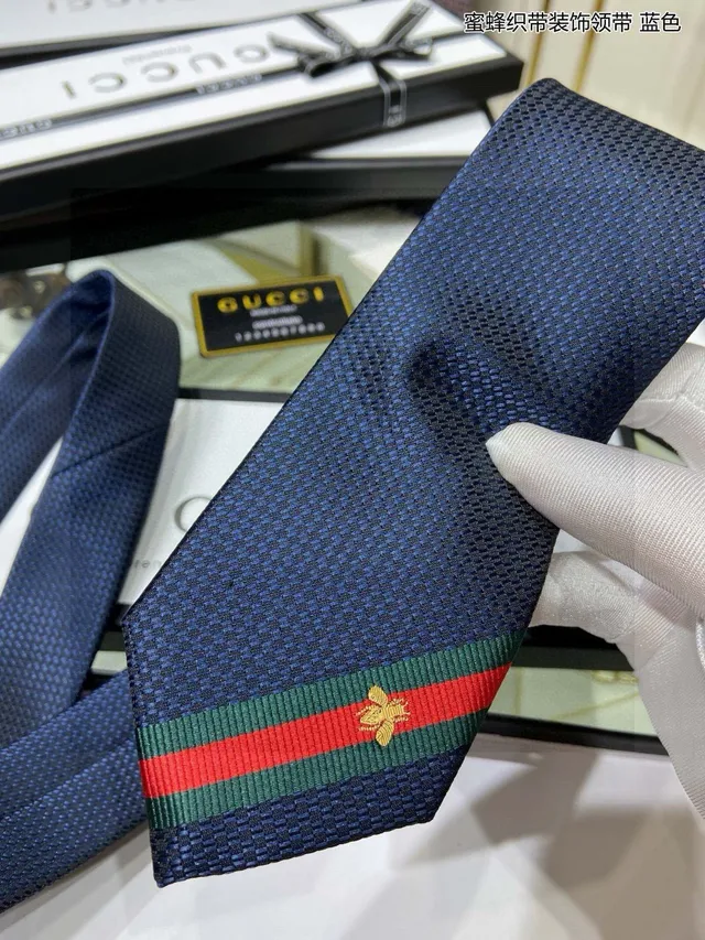 Gucci Gravata motivo de abelha panal tecido navy 8