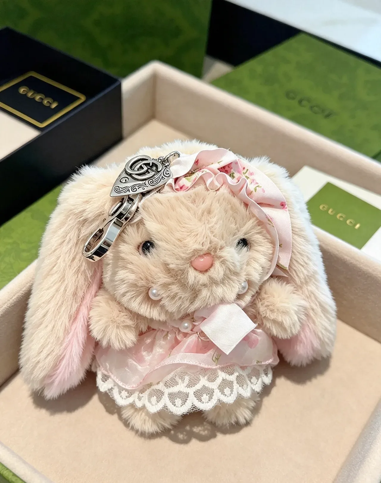 Gucci Beige Pink Plush Rabbit Faux Fur Crossbody Bag 5