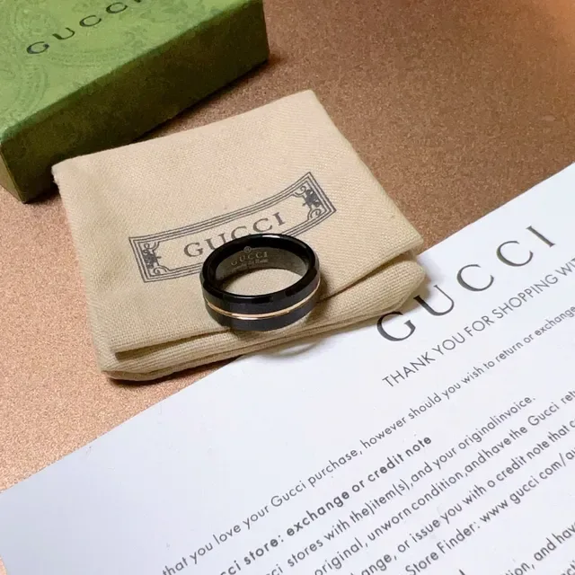 Gucci Black Gold Ceramic Thin Stripe Ring 6