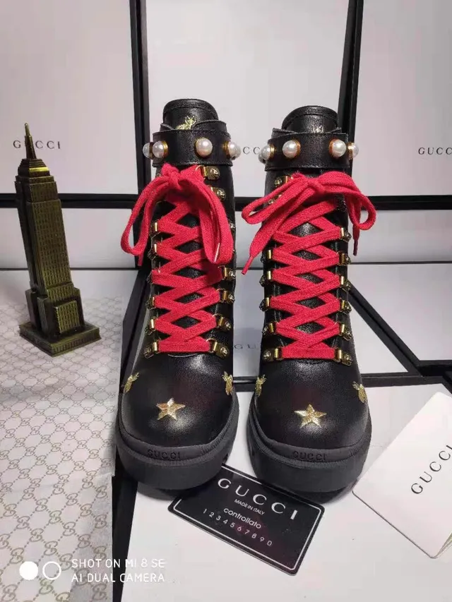 Gucci Preto Vermelho Embellecido com Pérolas Botas de tornozelo 2
