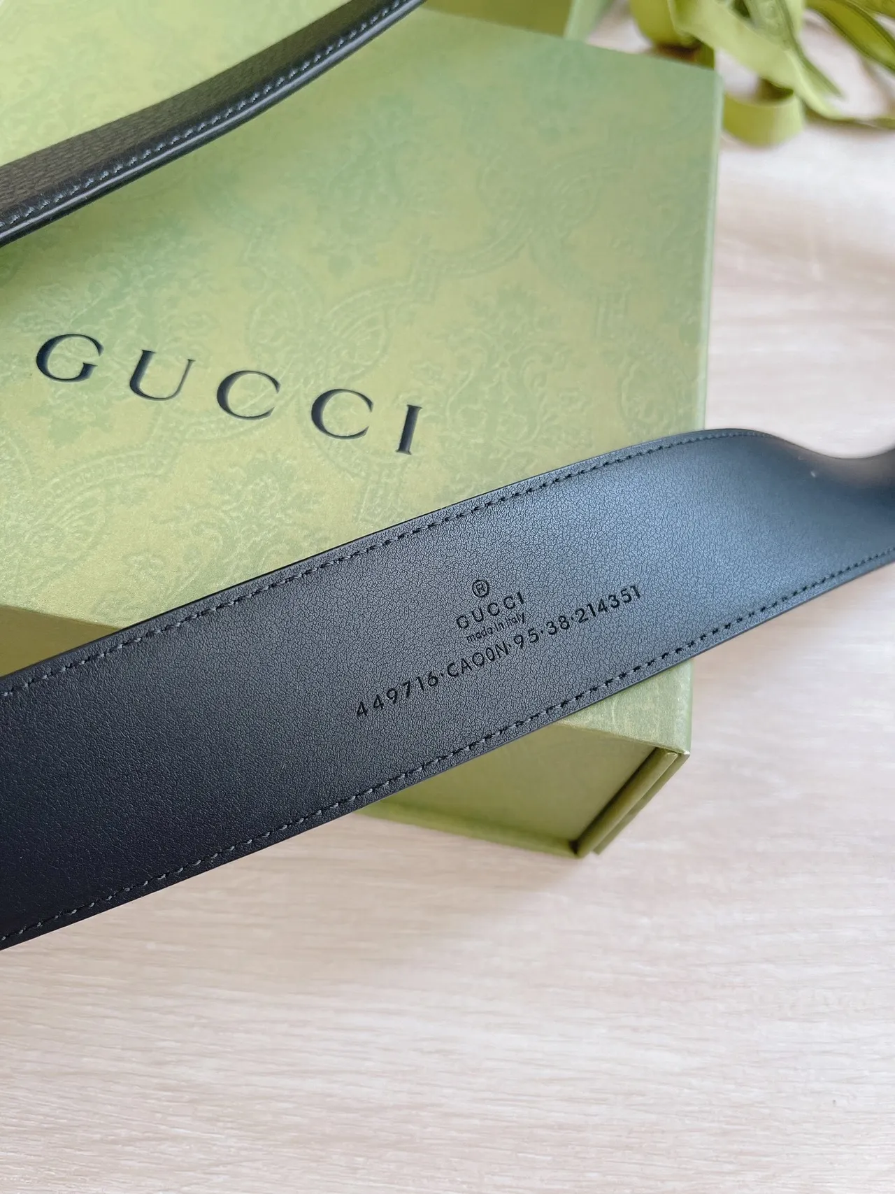 Gucci Black Silver Pebbled Rectangular Buckle Leather Belt 4