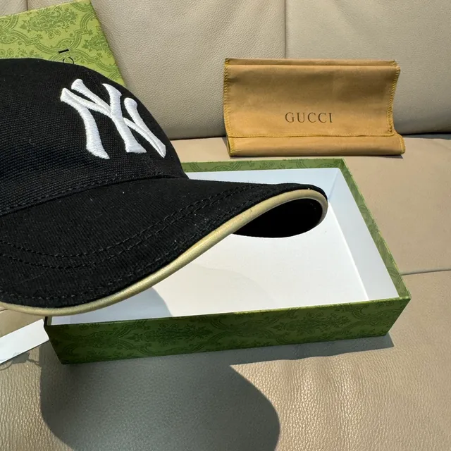 Gucci Noir Blanc Brodé Motif de Mite NY Yankees Logo Casquette de Baseball 6