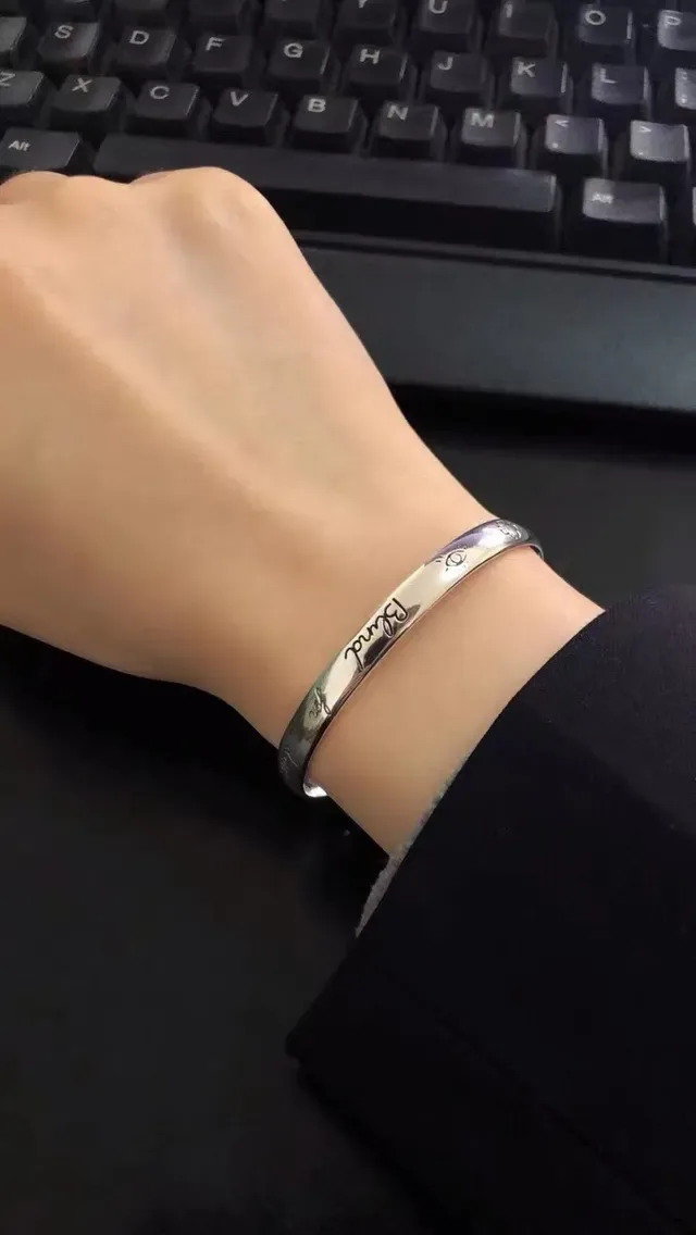 Gucci Blind for Love Engraved Open Cuff Bracelets 2