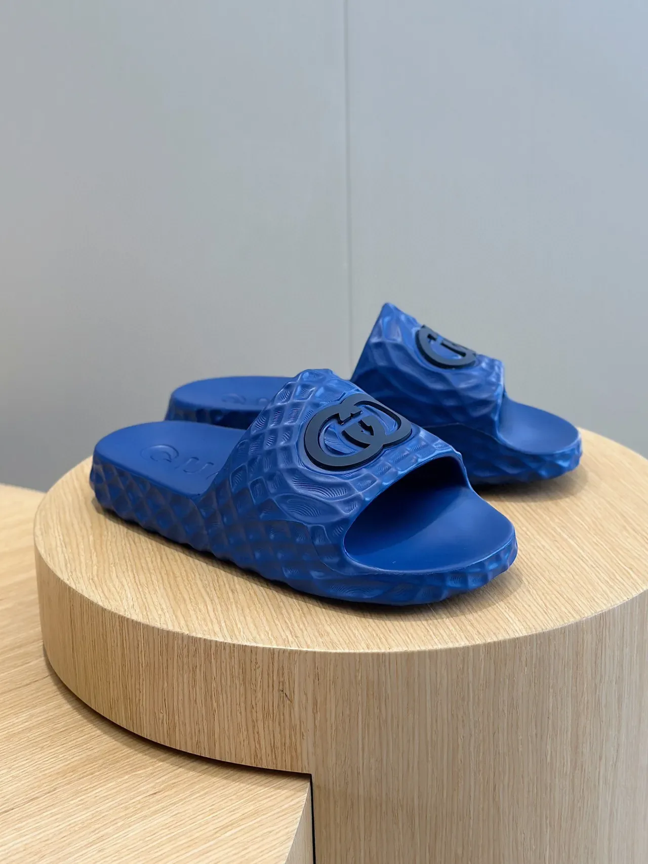 Gucci Blue Black Molded Rubber Quilted Texture Slippers 3