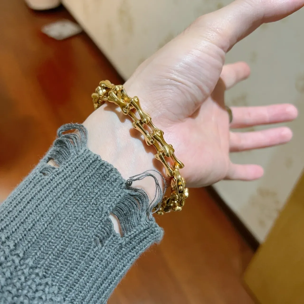 Gucci Bone Link Lion-Head Clasp Gold-Tone Bracelet 7