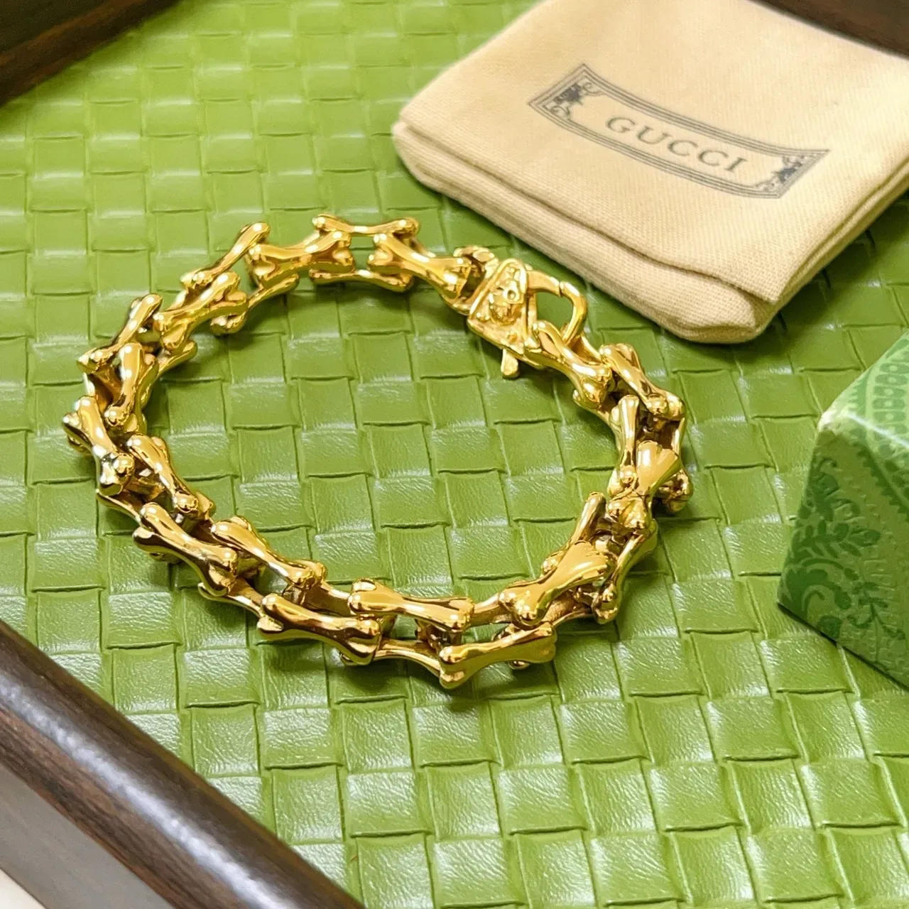 Gucci Bone Link Lion-Head Clasp Gold-Tone Bracelet 9