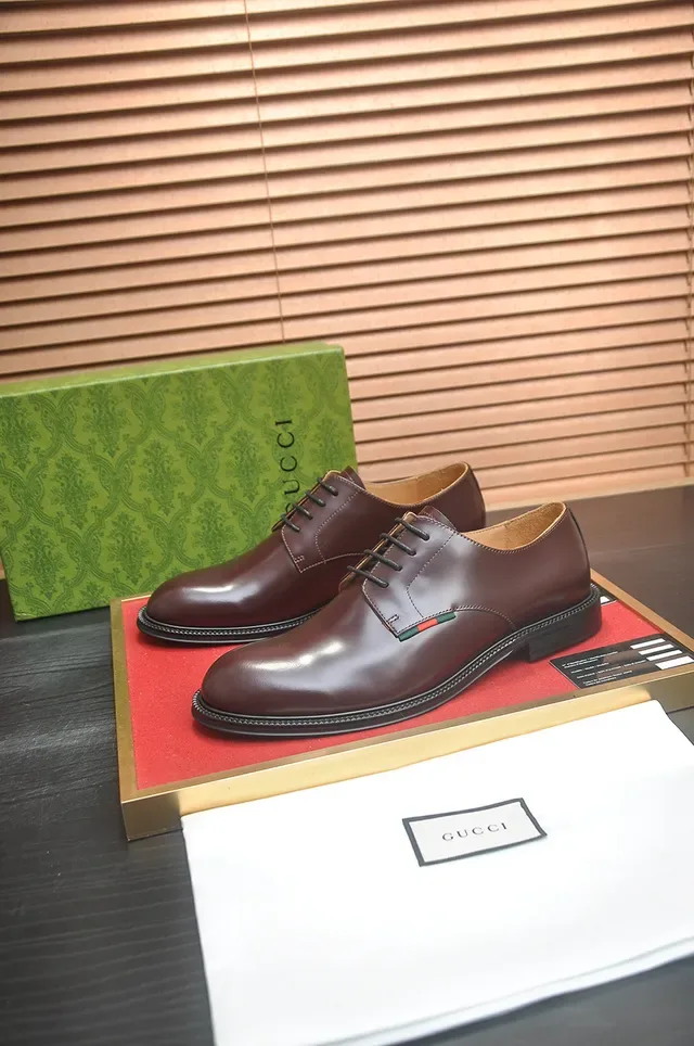 Gucci أحذية أكسفورد جلد مصقول بني أسود كاب تو 4