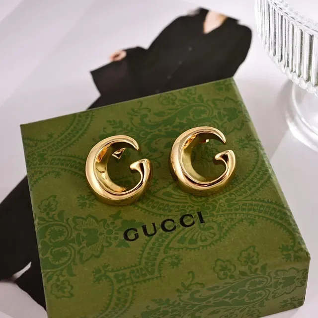 Gucci C-Shaped Gold-Tone Hoop Earrings 2