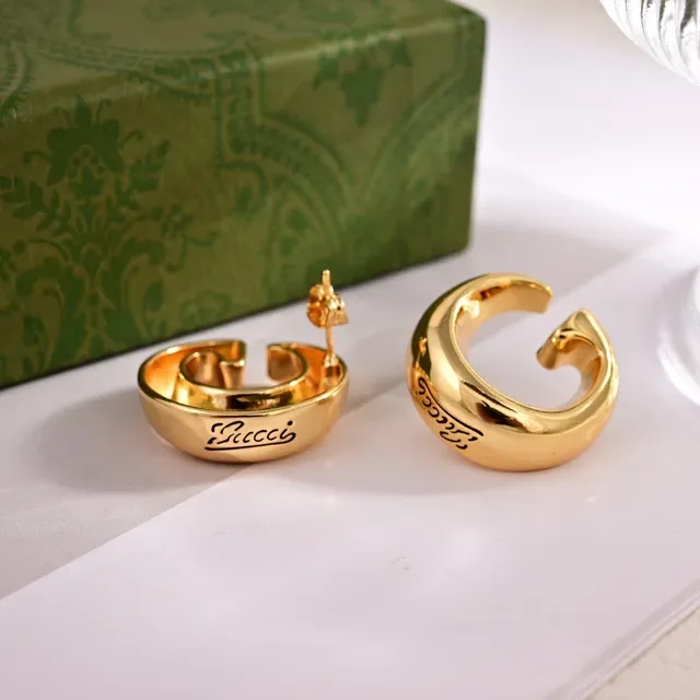 Gucci C-Shaped Gold-Tone Hoop Earrings 5