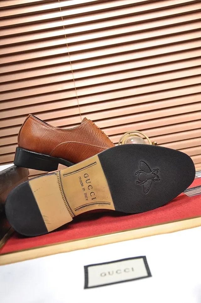 Gucci Cap-Toe Lizard-Textured Leather Oxford Shoes 3