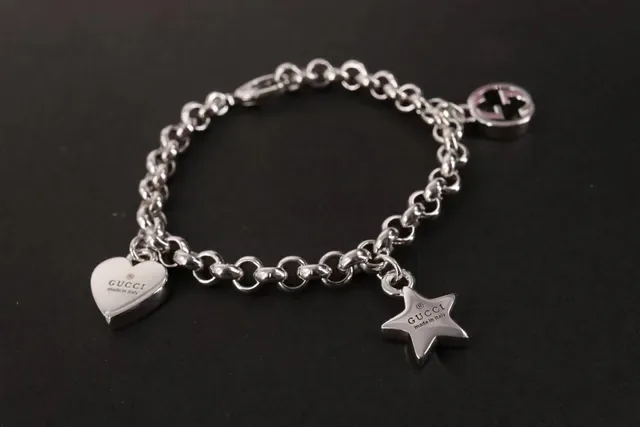 Gucci Charm Bracelet Silver Chain Link Heart Bracelet 7