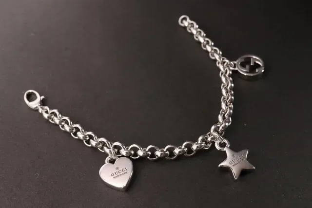 Gucci Charm Bracelet Silver Chain Link Heart Bracelet 8