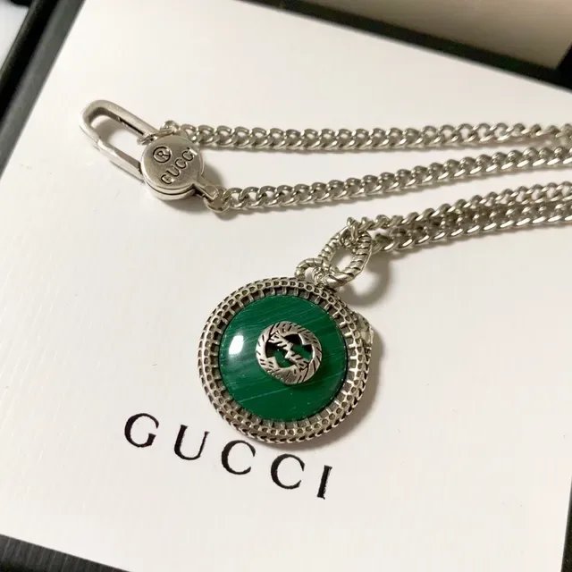 Gucci Circular Malachite Interlocking G Pendant Necklace 2