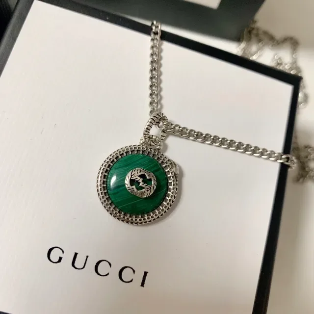 Gucci Circular Malachite Interlocking G Pendant Necklace 3