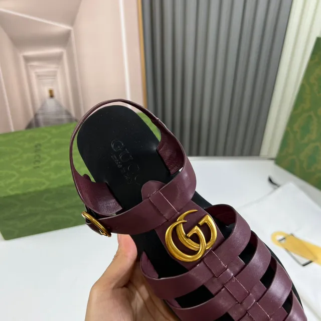 Gucci Dionysus Borgonha Dourado Multi-Estras Cabeça de Tigre Hardware Sandálias Gladiator 4