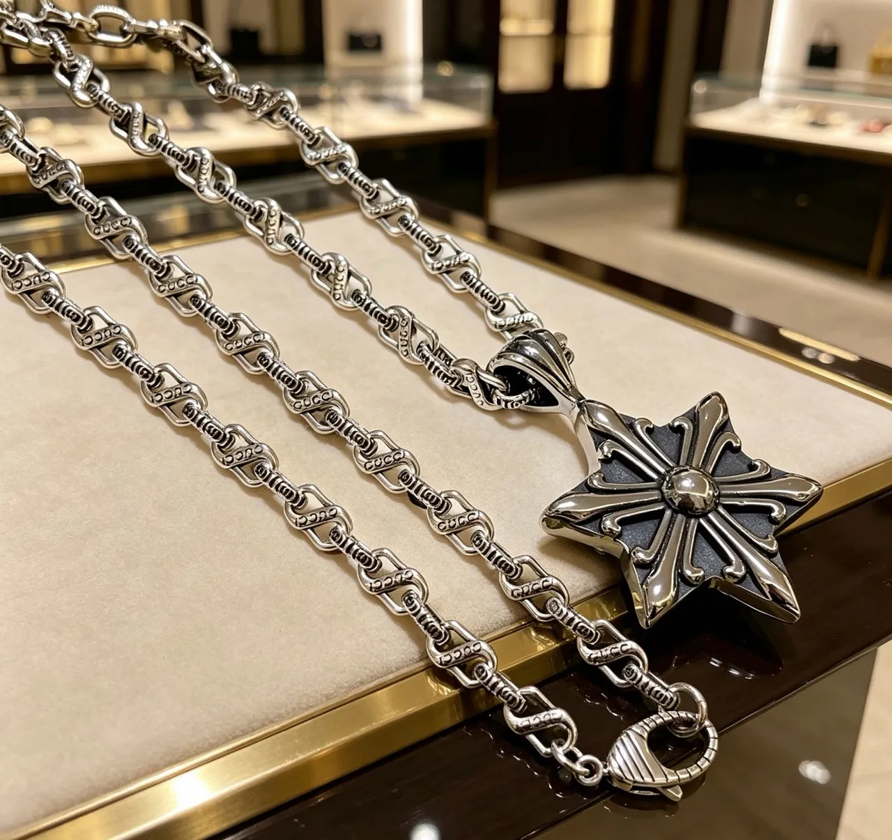 Gucci Eight-Point Star Silver Blue Oxidized Metal Pendant Necklace 6